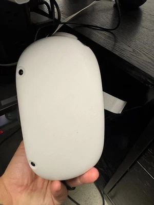 Meta Oculus Quest 2 VR Headset - Image 1 of 4