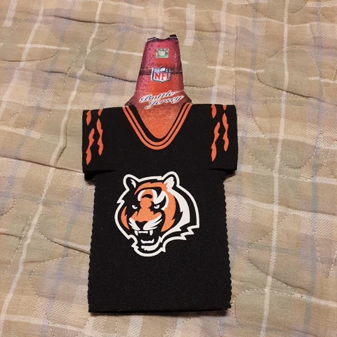 CINCINNATI BENGALS 12oz JERSEY Bottle Koozie Holder Cooler Football Cover