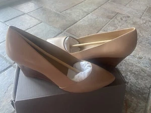 Neu Franco Sarto Frankie Damenschuhe taupe Keilabsatz 8,5 breit - Bild 1 von 5