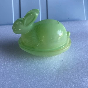 L E Smith Jadeite green glass bunny/rabbit covered candy dish 4 1/2” - Picture 1 of 9