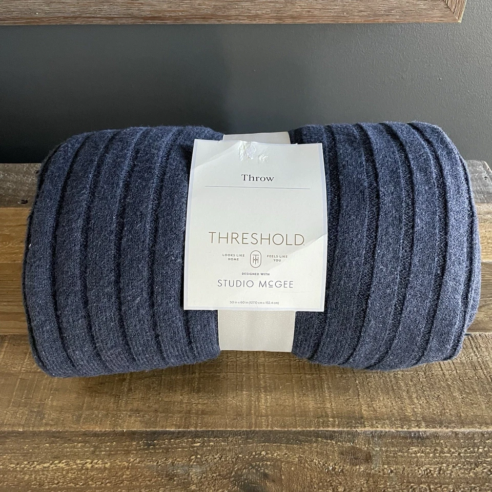 THRESHOLD STUDIO McGEE 50 MIXED RIB BLANKET THROW NAVY FAST SHIP