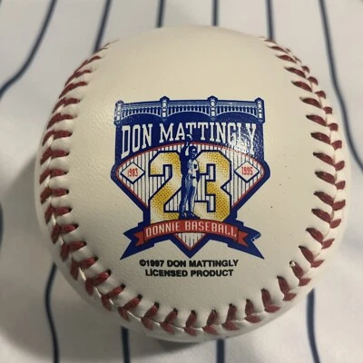 Balón de béisbol coleccionable 1997 New York Yankees Don Mattingly Day Rawlings Foto 1 de 4