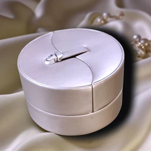 Estuche de viaje Wolf Designs Yin Yang plateado redondo con múltiples compartimentos - Imagen 1 de 9