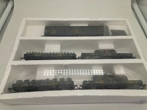 LIMA SET fünf Militärpanzer grüne Lackierung davon 4 mit Ladung - Bild 1 von 7