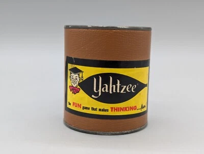 Vintage 1960s Yahtzee Jogo Substituição Couro Papelão Marrom Amarelo Copo de Dados - Imagem 1 de 4
