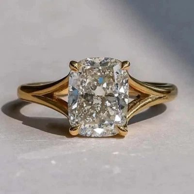 Cushion Cut 4.0 CT IGI Certified Lab Grown E VVS2 Diamond Ring 14k Yellow Gold - Image 1 of 4