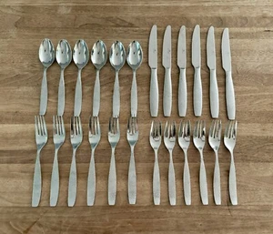 Joseph Abboud Hammered Hammer Five Flatware 24 Pcs Forks Knives Spoons Utensils - Bild 1 von 6