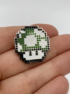 Super Mario Bros Green Mushroom Power Up Nintendo SNES Hat Tie Tack Lapel Pin - Picture 1 of 3