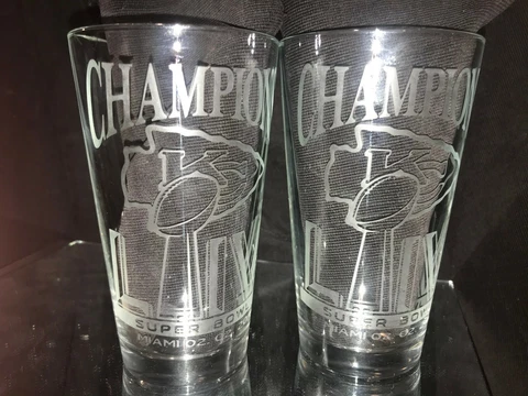 2020 SUPERBOWL 54 CHAMPION KANSAS CITY CHIEFS 2 ETCHED LOGO PINT GLASSES NEW Cover