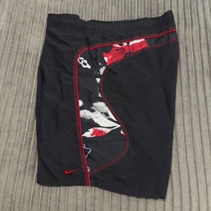 Y2K Nike Swim Shorts Mens M Black Trunks Mesh Lined Drawstring Surf Beach Casual - Picture 1 of 13