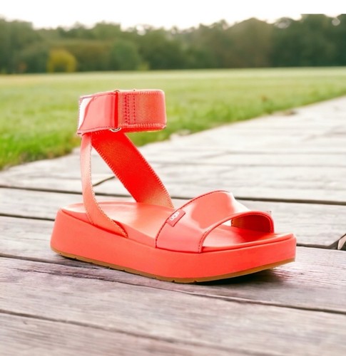UGG Sandalo donna Lennox platform taglia 8 pelle verniciata corallo