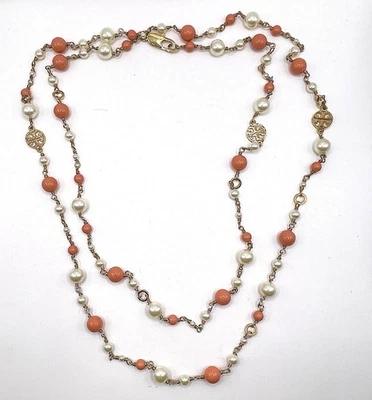 Colar longo declaração Tori Burch tom dourado com coral falso e pérolas falsas - Imagem 1 de 4