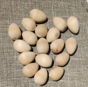 Huevos de Madera Acabado Natural Artesanía Tole Pintura LOTE 18 piezas TAMAÑO PEQUEÑO 1" x 1.5" - Imagen 1 de 5