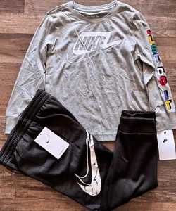 Set pantaloni Nike Boys 7 neri Heather/Grigio/Bianco L/S Jogger Therma-Fit nuovi con etichette taglia 7 - Foto 1 di 3