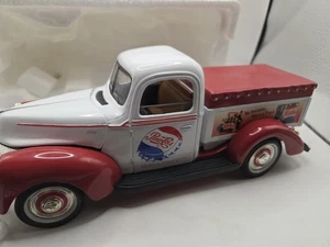 Camioneta Ford 40 1940 MS13 Pepsi Cola fundida a presión por Golden - Imagen 1 de 4
