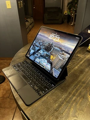 Apple iPad Pro 12.9-inch (4th Generation) A2229 256GB, Wi-Fi - Image 1 of 4