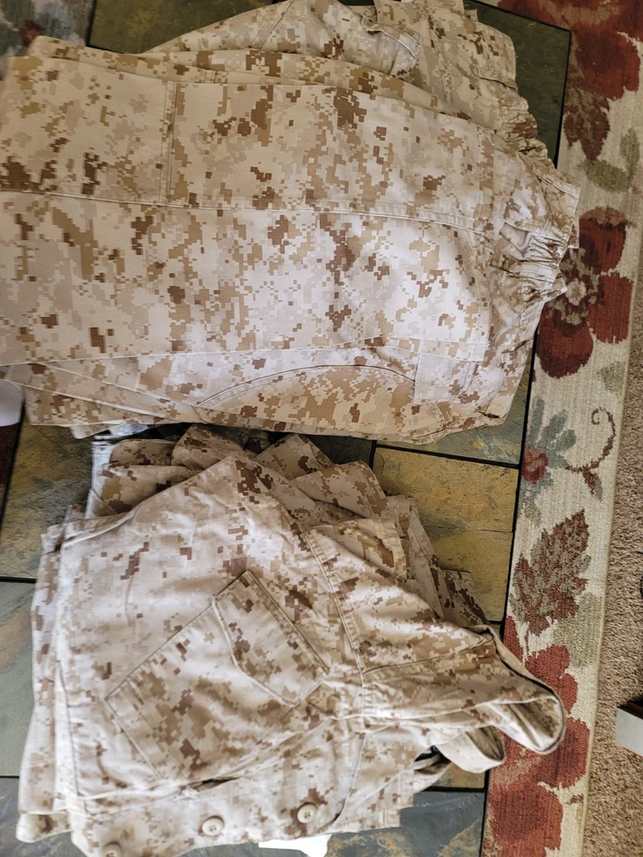 全新 USMC MARPAT 数字沙漠 Cammie 套装,Med Reg,顶部和底部  — 第 1/4 张图片