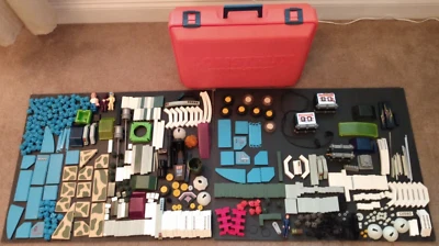Lote de piezas y estuche naranja Fisher Price Construx vintage juguete de construcción 8+ libras 1985 Foto 1 de 4