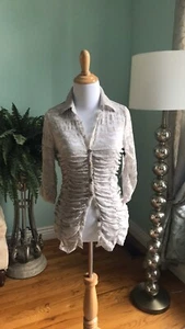 Women’s BB Dakota Ruched Lt . Gray Button Down Top - Picture 1 of 3