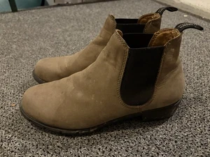 Blundstone Damen #1974 Serie Stiefeletten Stone Nubuk 10 US 41 EUR Leder - Bild 1 von 8