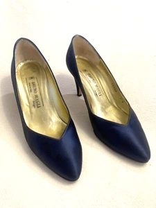 Bruno Magli donna raso Dk. Blu Vintage Decolte, taglia 7B, ottime condizioni - Foto 1 di 15