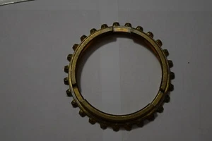 NUEVO STOCK ANTIGUO MAZDA OEM TRANSMISIÓN SINCRONIZADOR ANILLO ENGRANAJE SINCRONIZADO F402-17-265A - Imagen 1 de 2