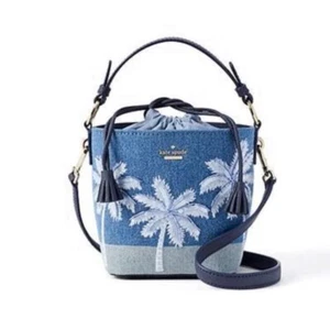 Borsa a secchiello Kate Spade California Dreaming Pippa blu denim palma NUOVA RARA - Foto 1 di 14