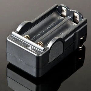 Universal 2 Slots Smart Dual Battery Charger for 3.7V Rechargeable Battery - Picture 1 of 5