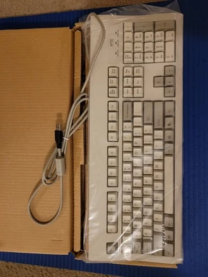 NOS Dell WYSE KU-8933 USB/PS2 Beige/White Wired Keyboard – Model 901716-08 - Image 1 of 4