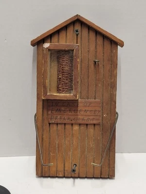 Toilet Paper Dispenser Outdoor Decor With Corncob For An Emergency  - Imagem 1 de 4