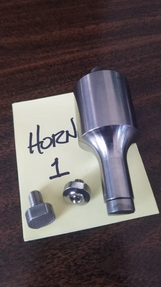 40 kHz Titanium 1/2" tapped catenoidal horn - w/ 3 titanium tips. Branson/Dukane - Image 1 of 2