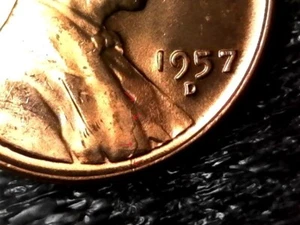 1957-D Uncirculated Lincoln Wheat Cent Penny Error - Die Crack E5918 - Picture 1 of 4