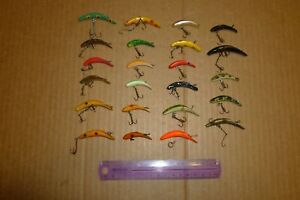 TACKLE BOX FIND LOT OF 23 USED HELIN & UNKNOWN FLATFISH FOR TROUT SMALL STREAMS