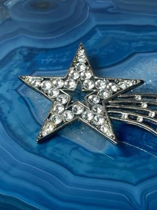 Silberne Sternschnuppe mit Strass Staub leichte Anstecknadel - Bild 1 von 5
