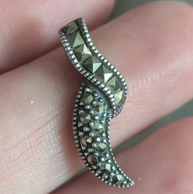 Colgante de marcaita de ley vintage Judith Jack dije Foto 1 de 4