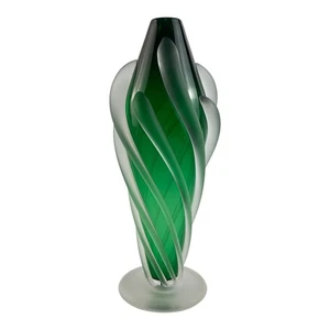 Vintage Thomas Kelly Vitrix STARBURST Art Glass Vase Emerald Green Frosted Swirl - Picture 1 of 9