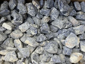 One Kilo Of Sodalite Rough Stones - A Grade Raw Sodalite A Nice Tumbling Size - Picture 1 of 3