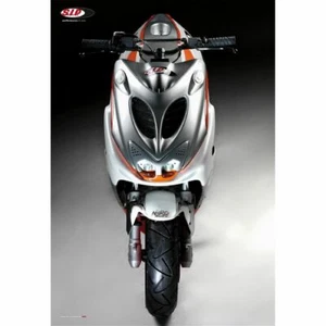 SIP 95719990 POSTER N8RO RACER PROJECT FRONTVIEW SCOOTER 680X470MM - Imagen 1 de 1