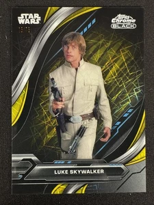 Luke Skywalker 2024 Topps cromo negro Star Wars amarillo refractor láser/75 #3 - Imagen 1 de 10