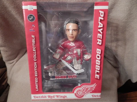 Dominik Hasek Detroit Red Wings Limited Edition Collectible Bobblehead-Unopened Cover