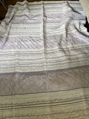 Pottery Barn Kids Quilt, Girls PURPLE AND WHITE, Cotton, Size Twin A Few Stains - Image 1 of 4