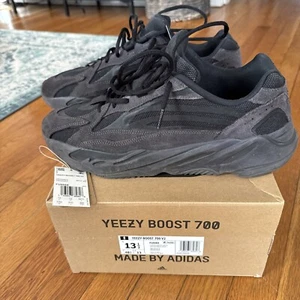 Size 13.5 - adidas Yeezy Boost 700 V2 Vanta - Picture 1 of 8