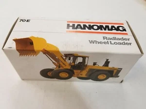 Hanomag 70 E Wheel Loader by Conrad 2425 1:50 - Picture 1 of 4