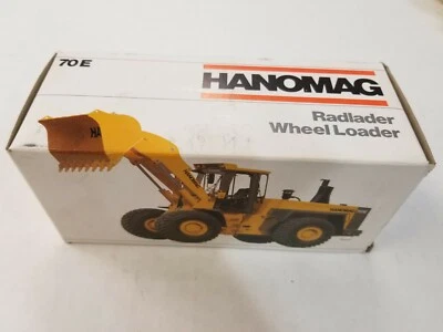 Hanomag 70 E Wheel Loader by Conrad 2425 1:50 - Image 1 of 4