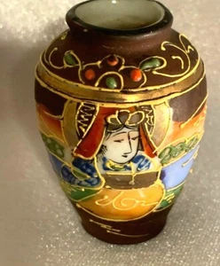 Antiques (1947 to 1952) Made in Occupied Japan Vases Ceramics Porcelain 2 Pairs - Picture 1 of 12