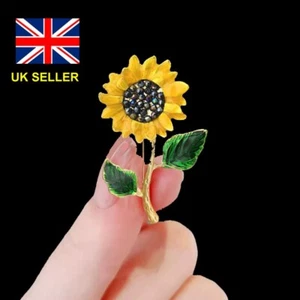 Colour Gold Yellow Sunflower Rhinestone pin Brooch in Velvet Bag Pin UK - Picture 1 of 6