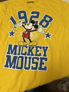 Disney Mickey Mouse Boys 1928 Celebration Fashion Top T Shirt Size Medium