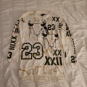 Boys long sleeve t-shirt L (14-16) cream gold olive green black #23 - Picture 1 of 4