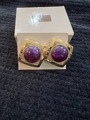 Pendientes Avon Post Cuadrados Tono Dorado Púrpura Piedra Simulada Años 80 De Colección Foto 1 de 4