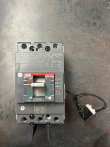 INTERRUPTOR ABB TMAX XT1H 125 30A CON AUX - Imagen 1 de 7